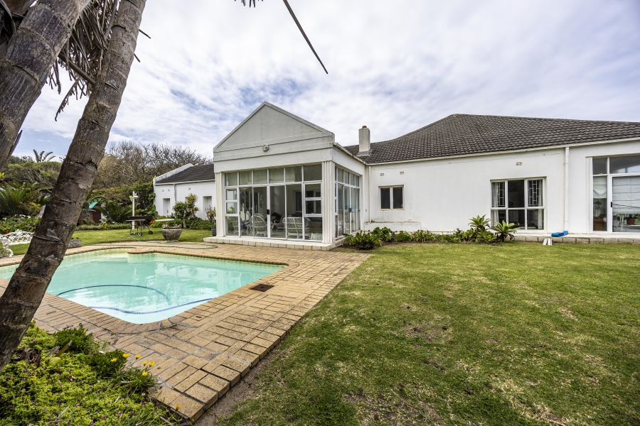 5 Bedroom Property for Sale in Gonubie Eastern Cape